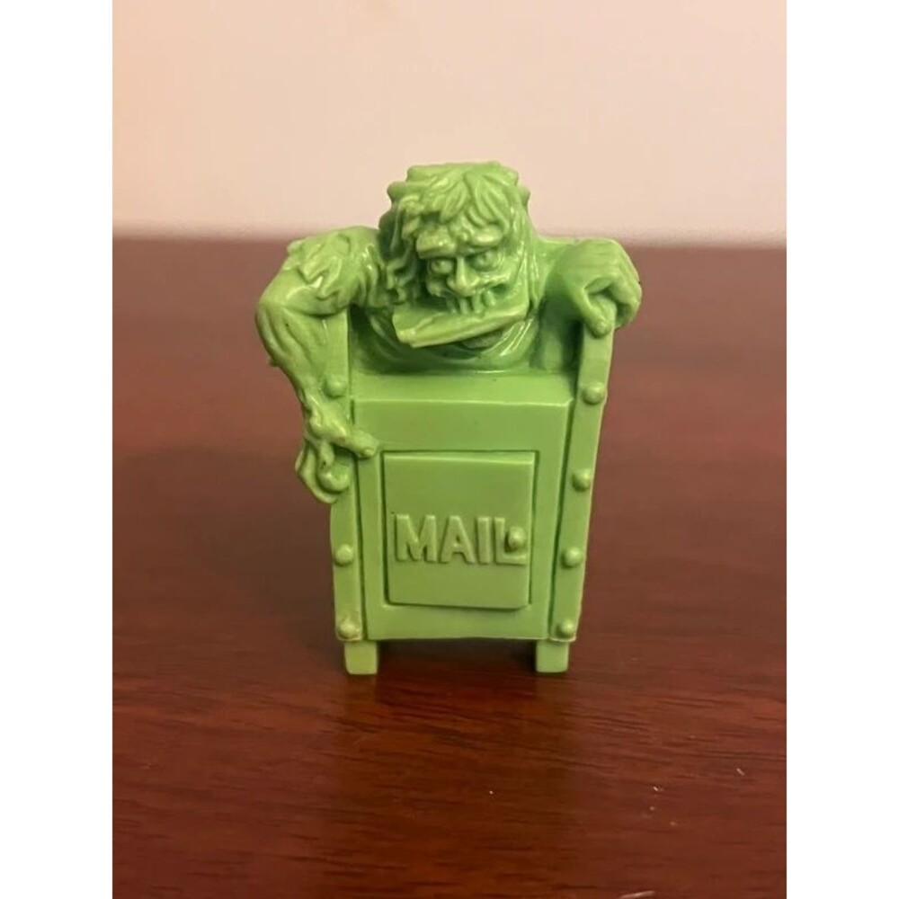 Jakks Pacific Slug S.L.U.G. Zombies Mini Figure - Series 2 Flesh-Eatin' Phil
